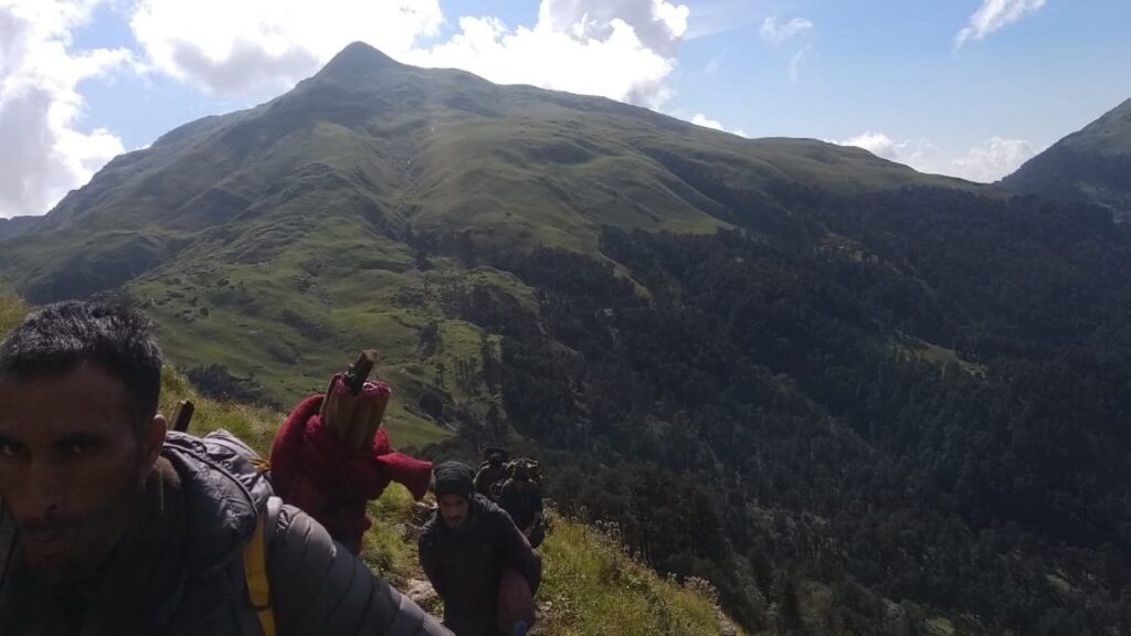 sahastra tal trek uttarakhand thandi