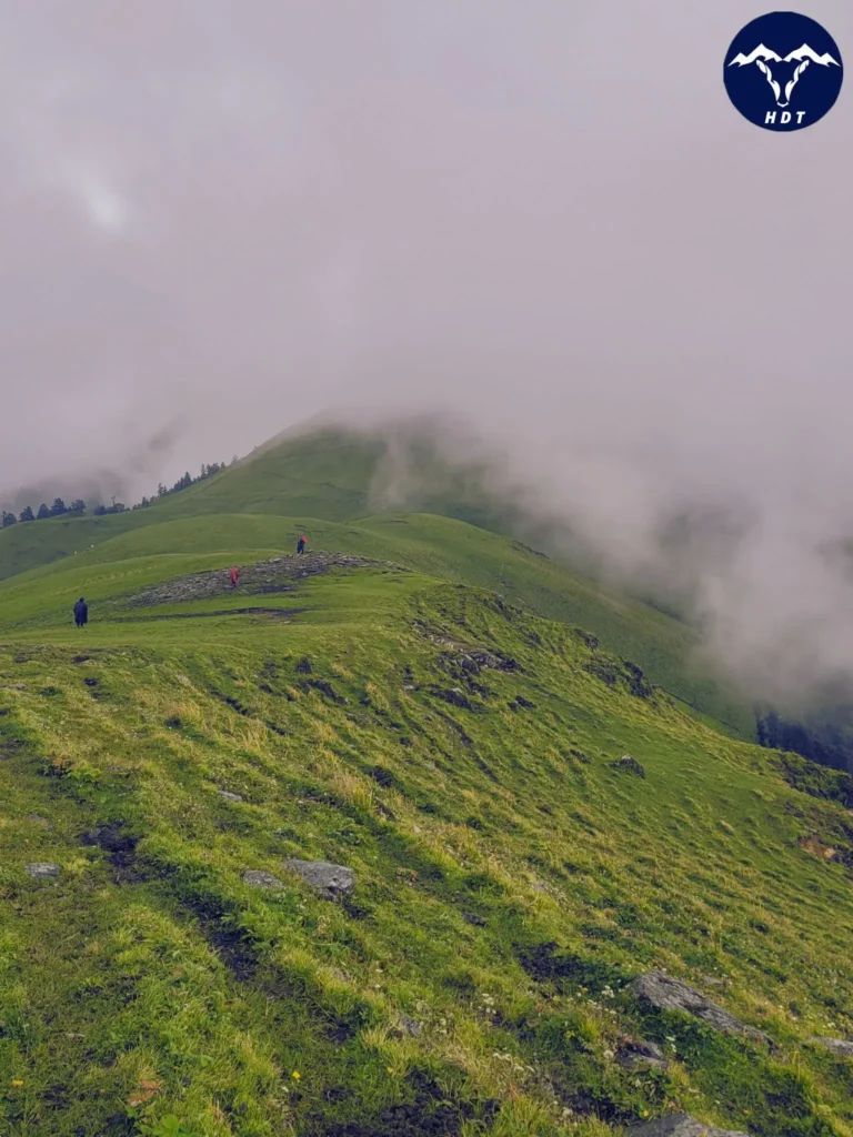 walking over trail towards the Ali Bedni Bugyal