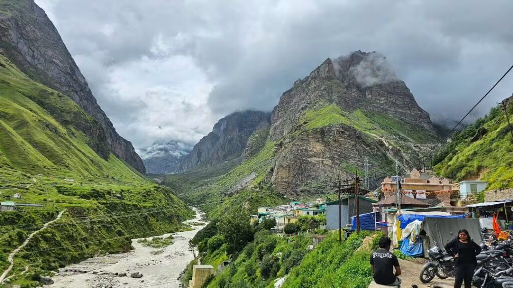 Mana Village