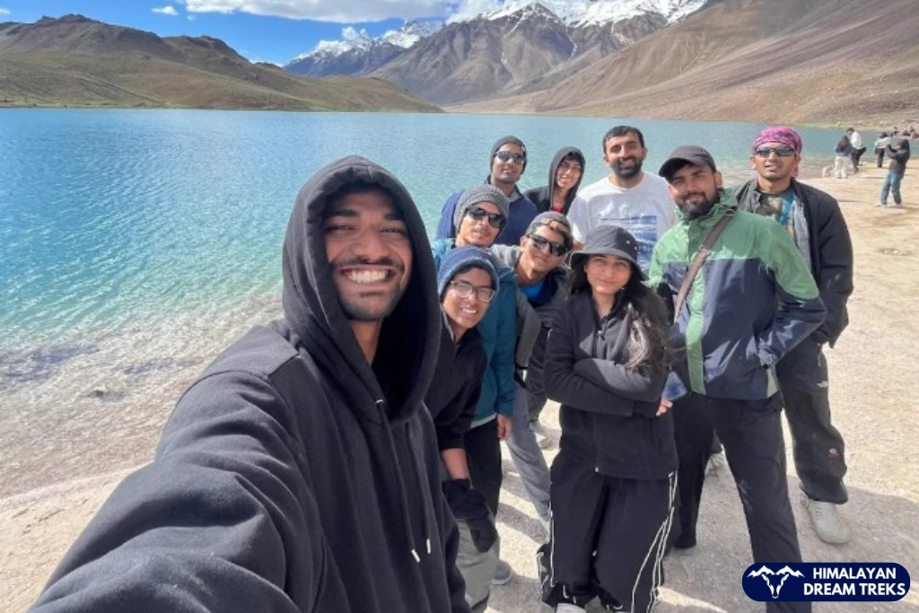 our trekkers at chandratal lake