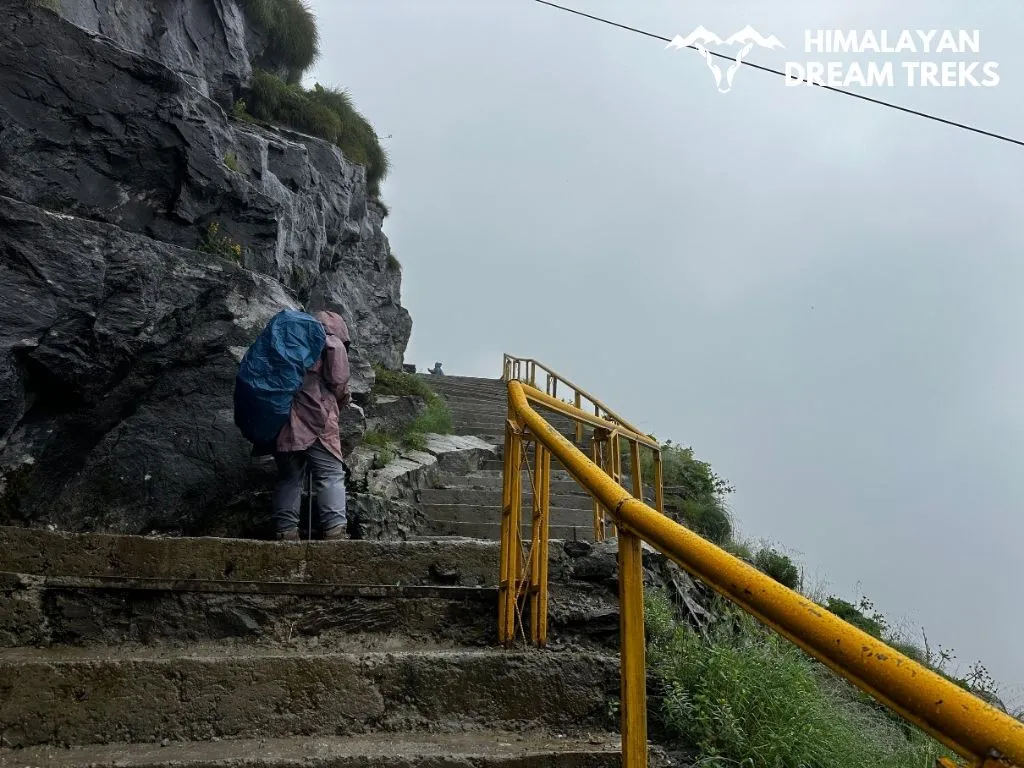 Heading towards Hemkund Sahib