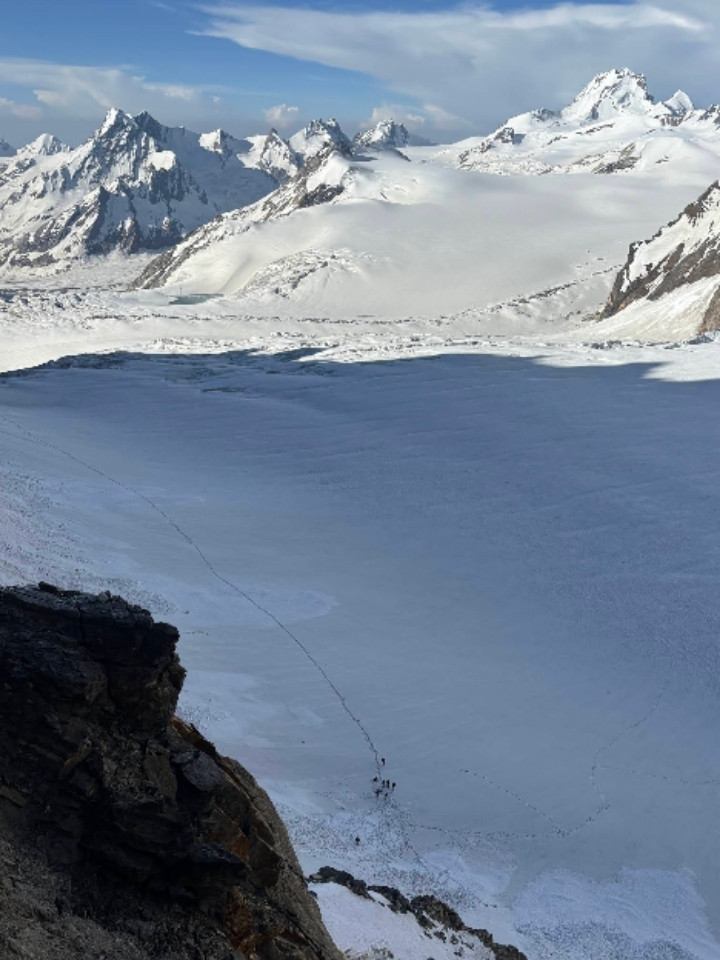 Descent of Khatling Glacier