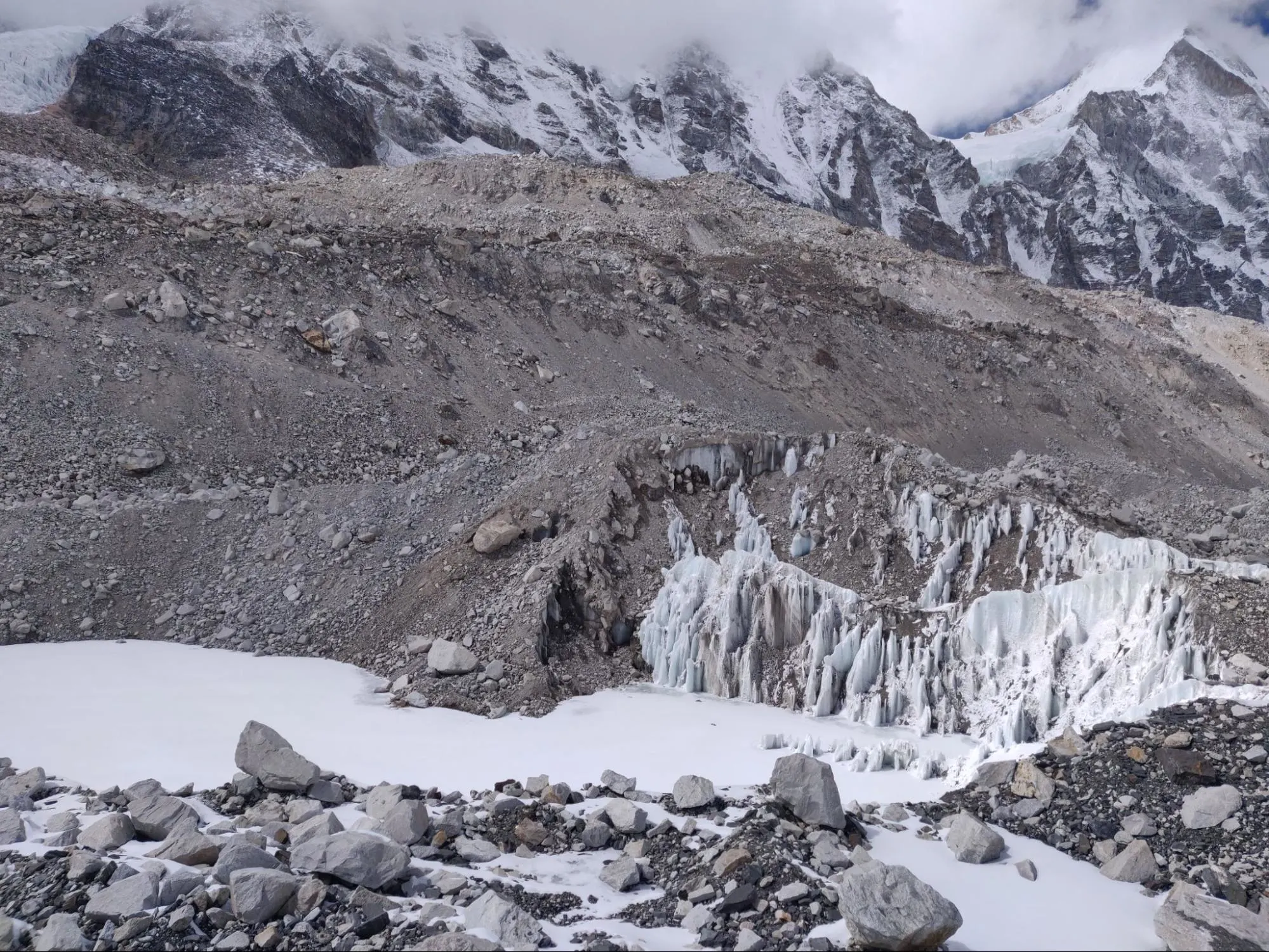 Glacier enroute Lobuche
