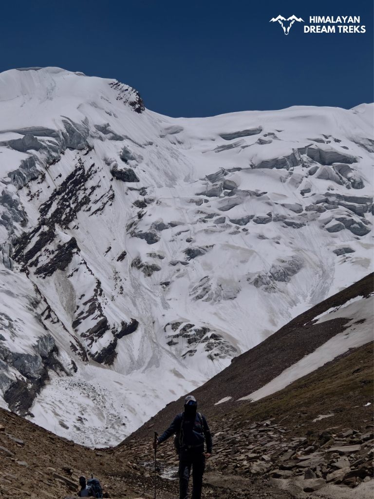 On the way to Mayali Pass