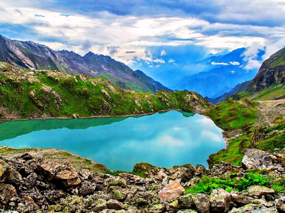Kagbhusandi Lake in Summer