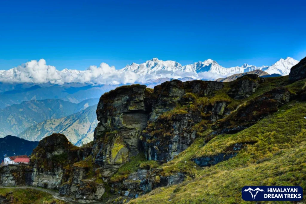 Clear view of Himalayan peaks from the Chandrashila trail in autumn
